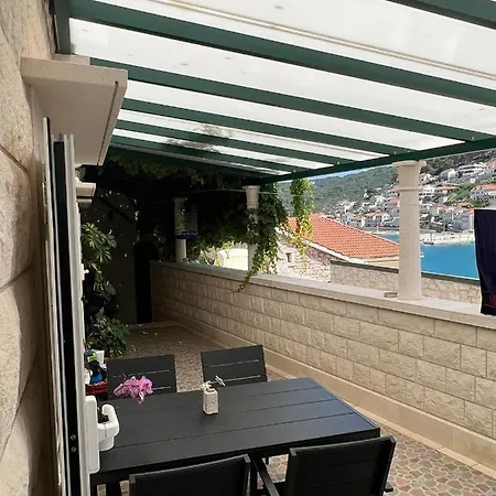 Lea Apartment Pucisca